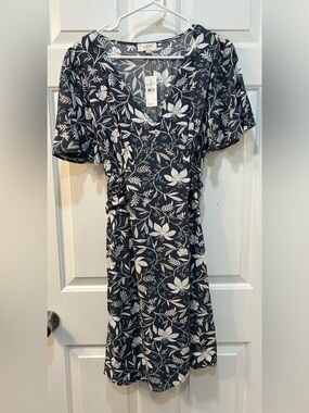 NWT Loft Navy and White Flowy Floral Sundress Sz M V Neck Flutter Sleeve Wedding